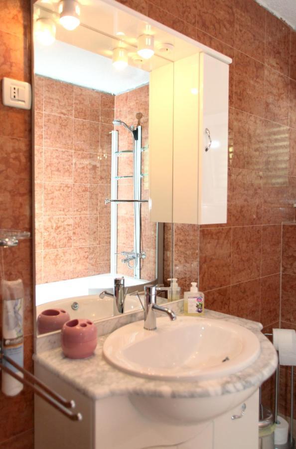 Apartment Udovicic Трогір Екстер'єр фото