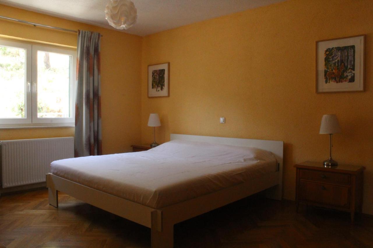Apartment Udovicic Трогір Екстер'єр фото